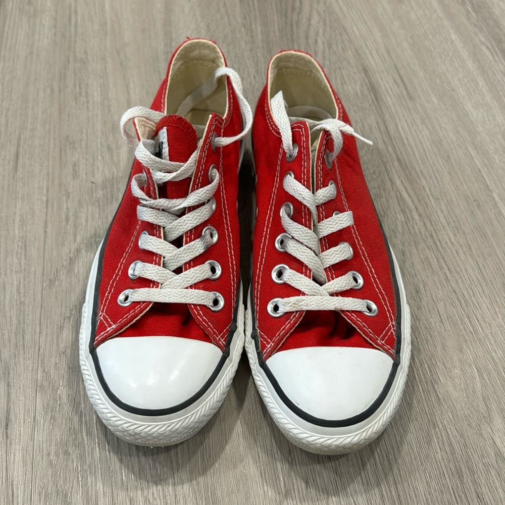 Converse (RED) low chucks men’s 5/ladies 7
